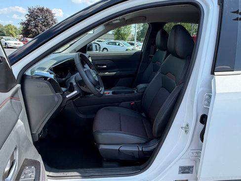 Used 2026 Nissan Kicks SR w/ Cold Weather Package AWD/4WD image 13