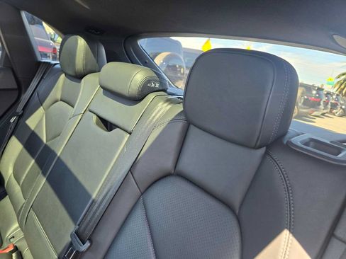 Used 2024 Porsche Macan AWD/4WD image 18