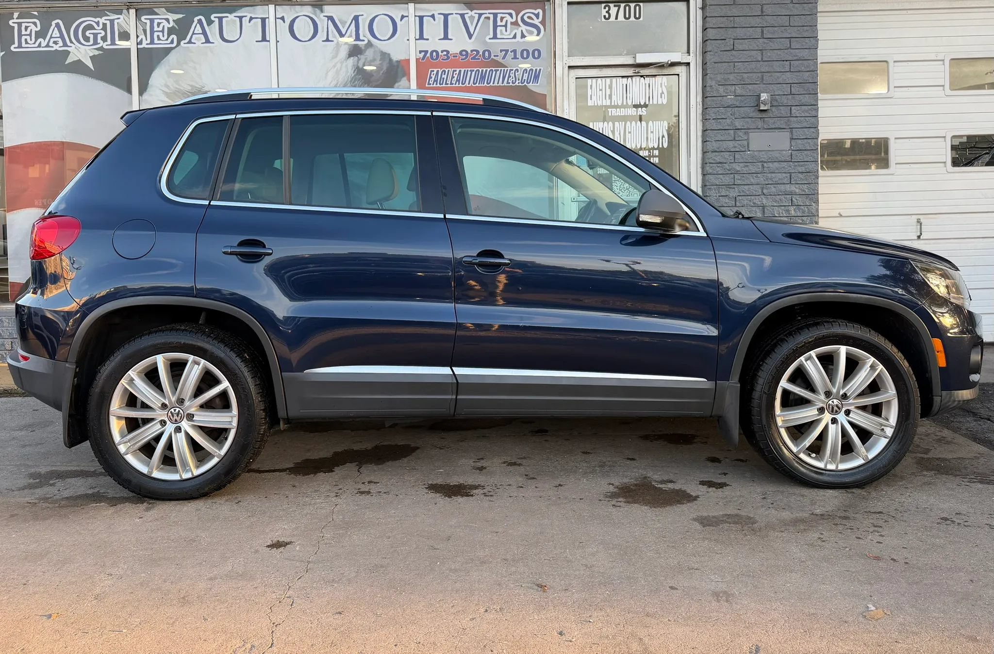Used 2016 Volkswagen Tiguan SE FWD image 2