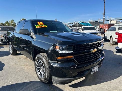 Used 2018 Chevrolet Silverado 1500 Custom w/ Custom Convenience Package RWD image 40