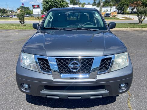 Used 2018 Nissan Frontier SV w/ Value Truck Package RWD image 2