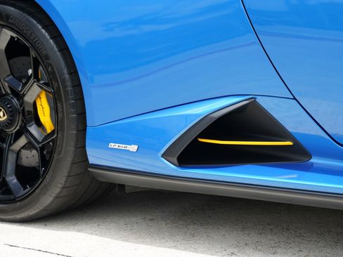 Used 2023 Lamborghini Huracan Tecnica RWD image 16