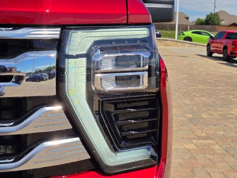 Used 2025 Chevrolet Silverado 2500 High Country w/ High Country Premium Package AWD/4WD image 34