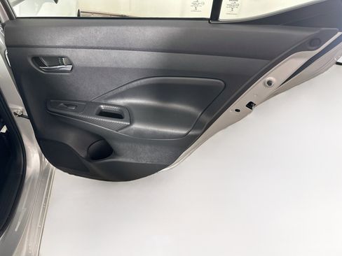 Used 2025 Nissan Versa SV FWD image 27