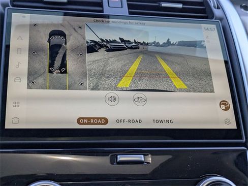 New 2025 Land Rover Discovery Dynamic SE image 10