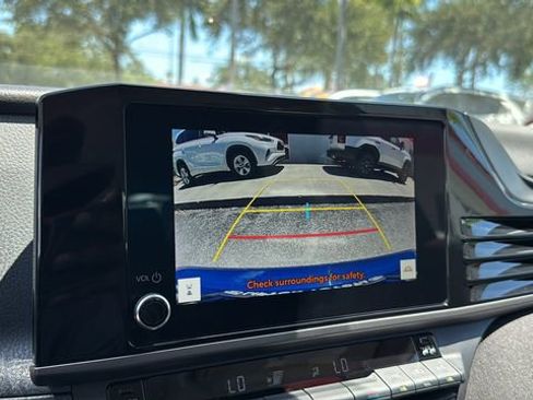 Used 2025 Toyota Camry LE image 27