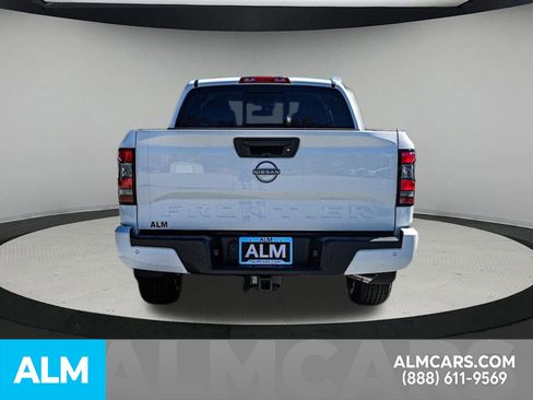 Certified 2025 Nissan Frontier SV w/ SV Convenience Package image 11
