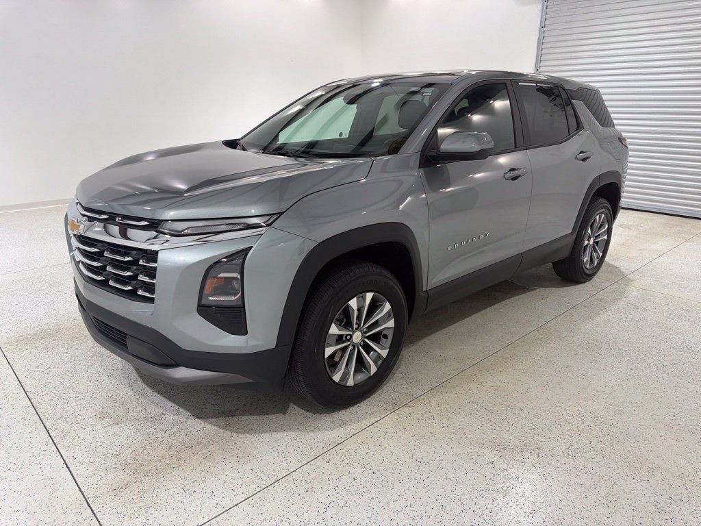 Used 2026 Chevrolet Equinox LT FWD image 1