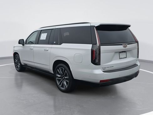 Certified 2023 Cadillac Escalade ESV Sport Platinum image 5