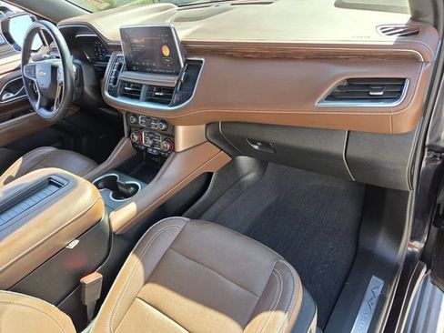 Certified 2024 Chevrolet Tahoe High Country w/ Advanced Technology Package AWD/4WD image 17