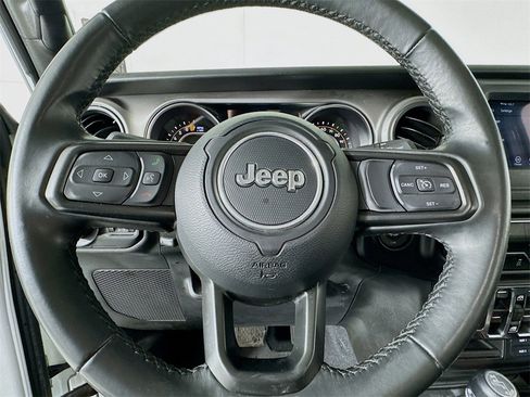 Used 2021 Jeep Gladiator Sport image 43