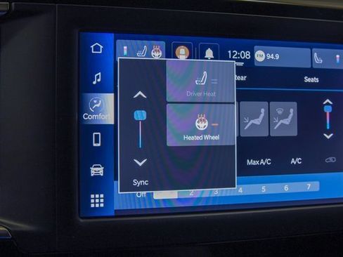 Used 2023 Chrysler Voyager LX image 18