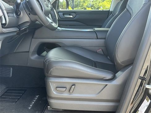 New 2025 Nissan Armada SV image 10