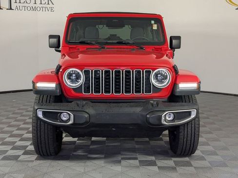 Used 2025 Jeep Wrangler Unlimited Sahara w/ Safety Group AWD/4WD image 3