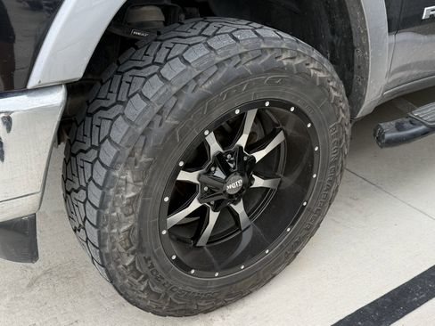 Used 2020 RAM 1500 Laramie AWD/4WD image 18