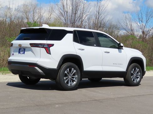 New 2026 Chevrolet Equinox LT FWD image 3