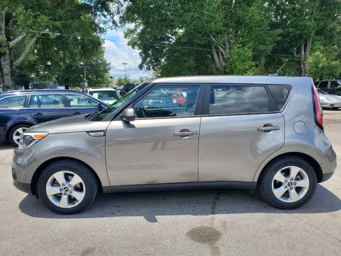 Used 2017 Kia Soul FWD image 4