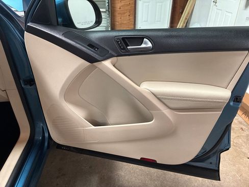 Used 2017 Volkswagen Tiguan S image 26