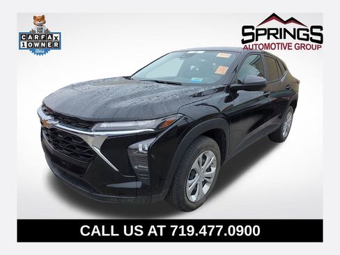 Used 2024 Chevrolet Trax LS FWD image 1