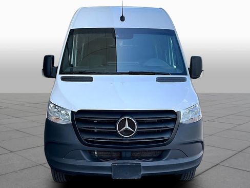 Used 2024 Mercedes-Benz Sprinter 3500 image 4