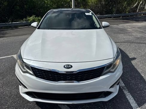 Used 2019 Kia Optima S w/ S Panoramic Sunroof Package FWD image 2