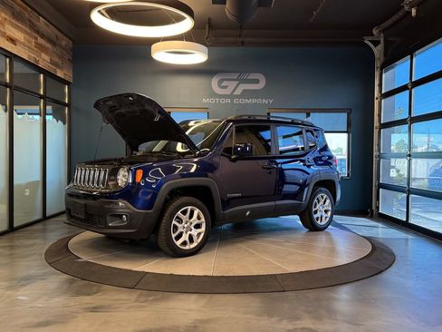 Used 2018 Jeep Renegade Latitude AWD/4WD image 23