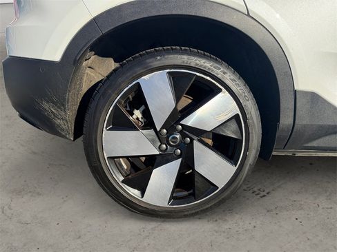 Certified 2022 Volvo C40 P8 Recharge Ultimate image 7