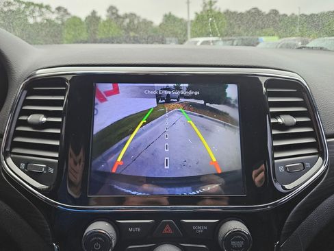 Used 2020 Jeep Grand Cherokee Altitude RWD image 31