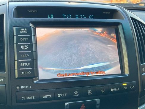 Used 2010 Toyota Land Cruiser AWD/4WD image 20