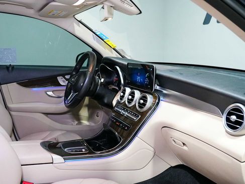 Used 2020 Mercedes-Benz GLC 300 4MATIC image 22