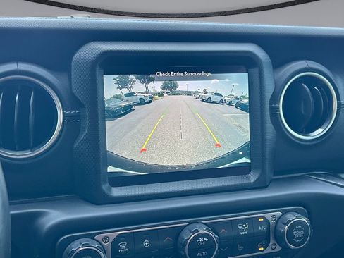 Used 2022 Jeep Wrangler Unlimited Rubicon 4xe w/ Cold Weather Group AWD/4WD image 22