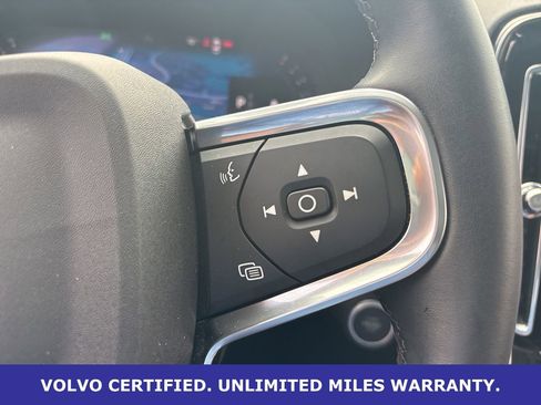 Certified 2025 Volvo XC40 B5 Plus AWD/4WD image 23