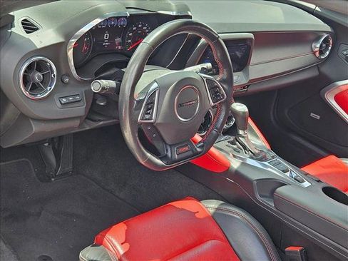 Used 2019 Chevrolet Camaro SS RWD image 9