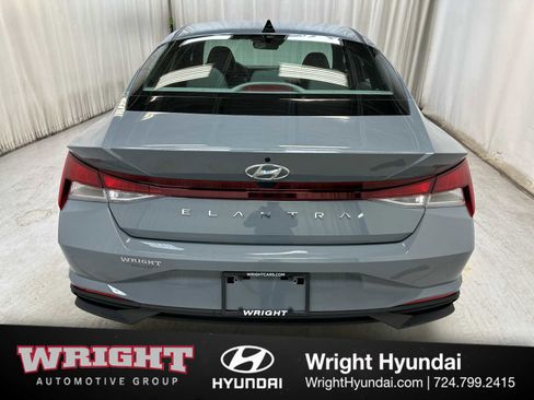 Certified 2023 Hyundai Elantra SE w/ Cargo Package image 5