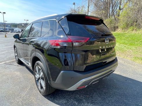 Used 2023 Nissan Rogue SL image 5