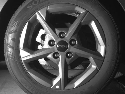 Used 2025 Kia K4 LXS image 15