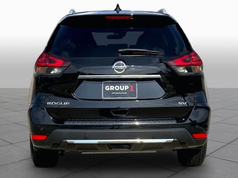 Used 2020 Nissan Rogue SV w/ Premium Package image 5