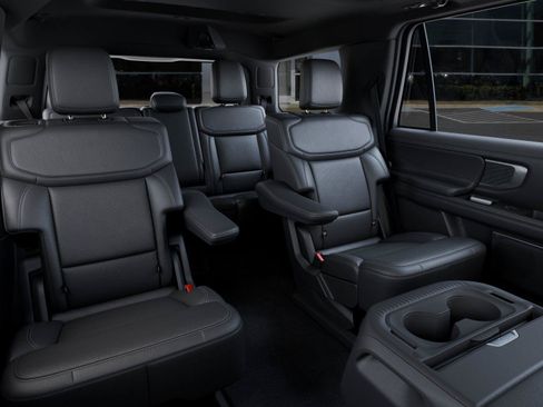 New 2027 Ford Expedition Platinum w/ Stealth Appearance Package RWD image 11