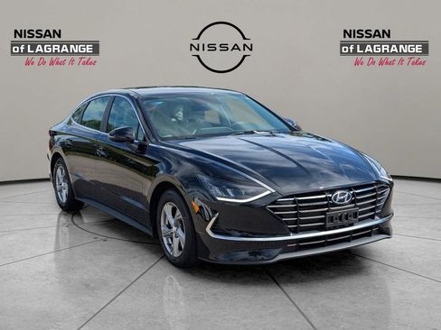 Used 2023 Hyundai Sonata SE FWD image 3