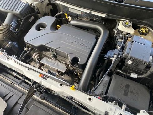 Used 2023 Chevrolet Equinox LT image 13