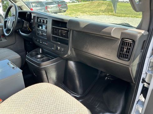 Used 2021 GMC Savana 3500 w/ Power Convenience Package RWD image 29