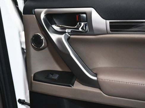 Used 2023 Lexus GX 460 Premium image 15