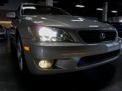Used 2002 Lexus IS 300 image 81