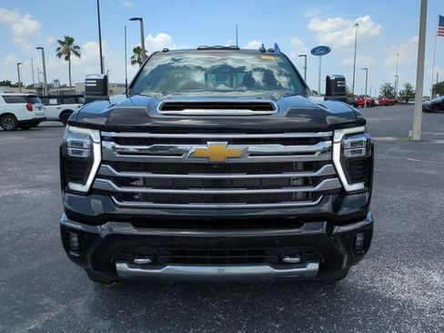 Used 2025 Chevrolet Silverado 3500 High Country w/ High Country Premium Package AWD/4WD image 3