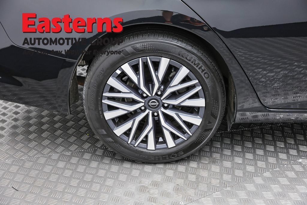 Used 2025 Nissan Altima 2.5 SV FWD image 30