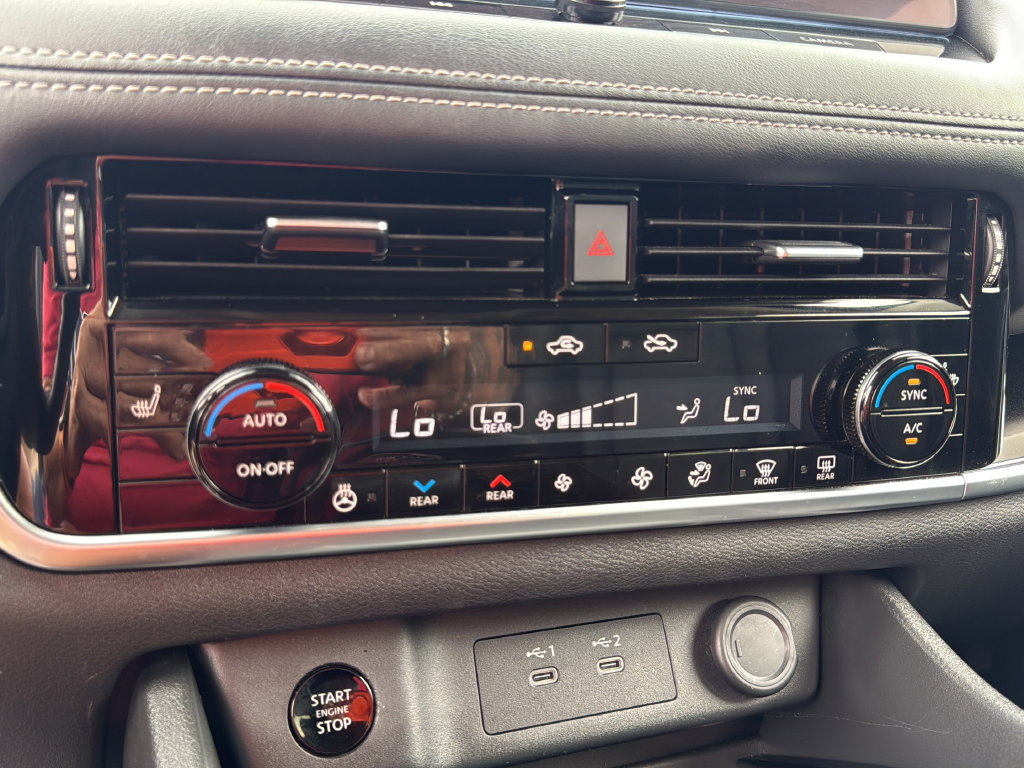 Used 2025 Nissan Rogue SL w/ Tech Package FWD image 26