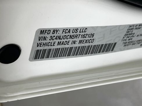 Used 2024 Jeep Compass Limited image 30