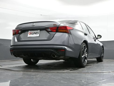 Used 2024 Nissan Altima 2.5 SR FWD image 40