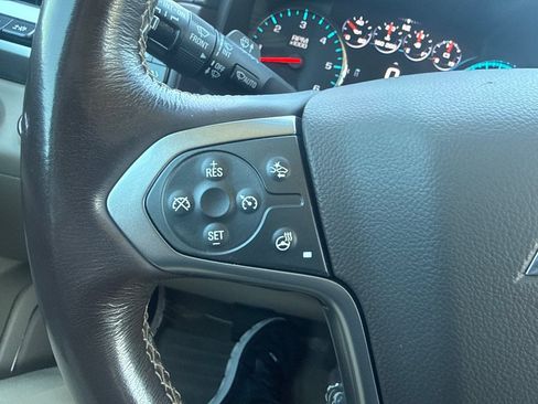 Used 2018 Chevrolet Suburban Premier AWD/4WD image 32