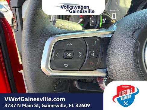 Used 2025 Jeep Wrangler Sahara image 22